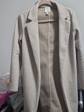 Jolie Open-Front Trench Coat in Light Taupe